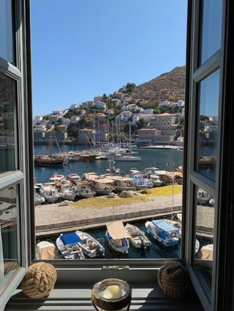 On The Port Mansion Studio 2 Hydra Εξωτερικό φωτογραφία
