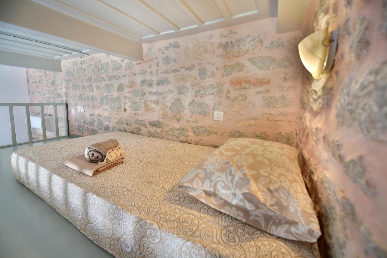 On The Port Mansion Studio 2 Hydra Εξωτερικό φωτογραφία